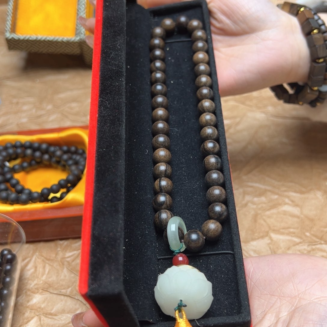 大叶紫檀（黑酸枝木类）