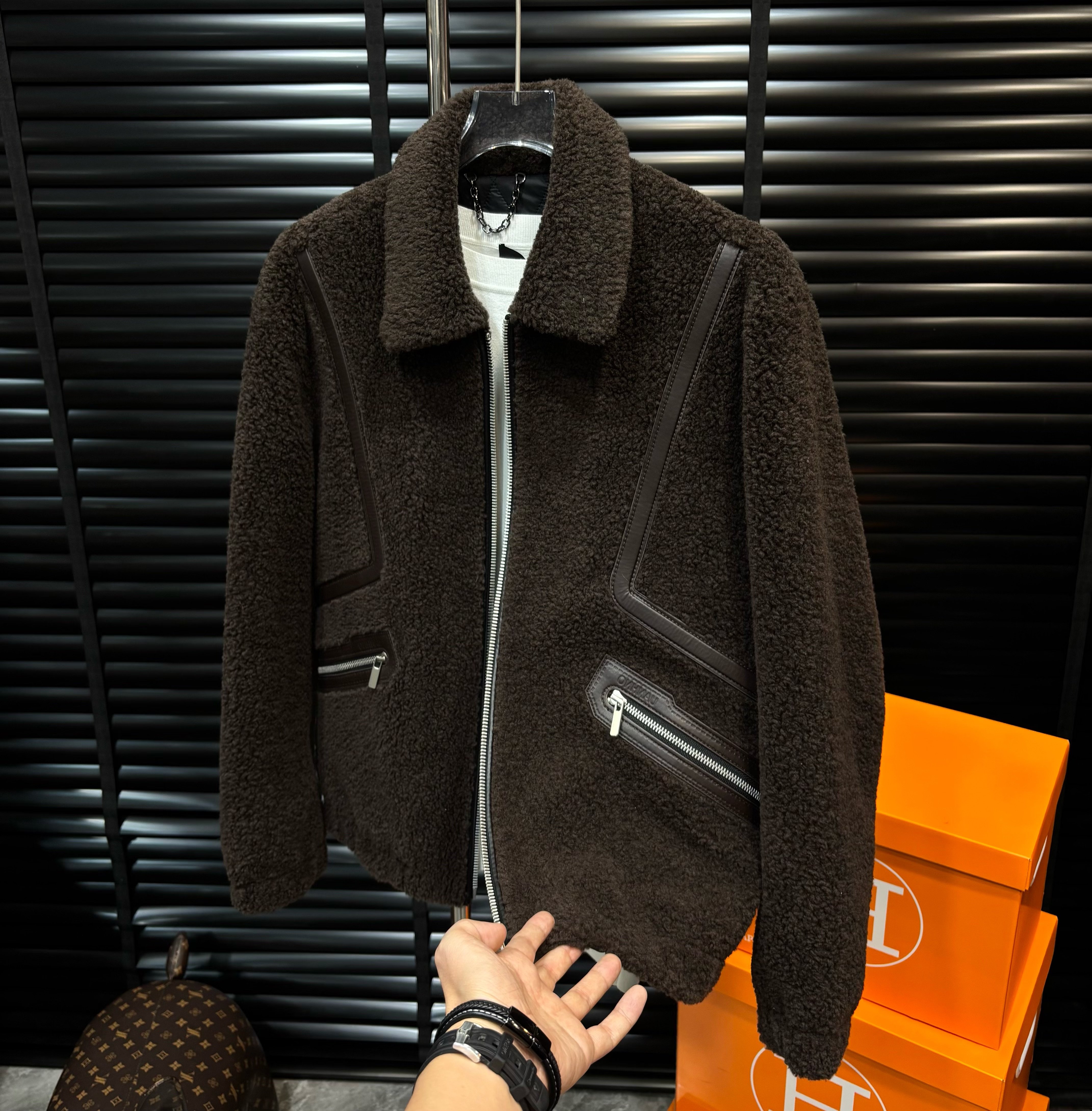 【清澈男装轻奢出品】L25138/QNCH/100％羊毛拼皮加厚羊剪绒外套