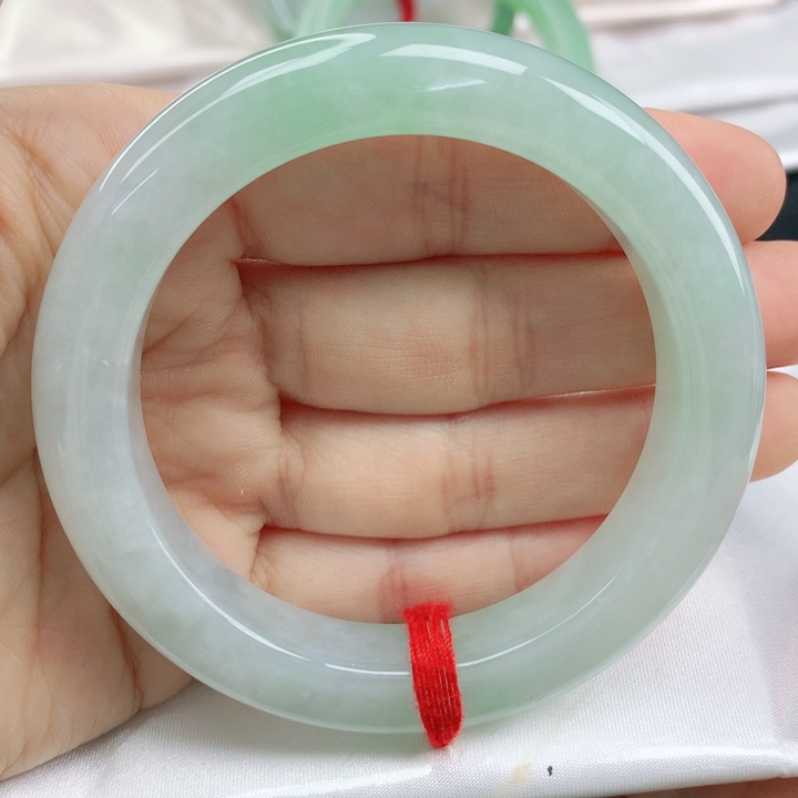 翡翠手镯未镶嵌葡萄肉55