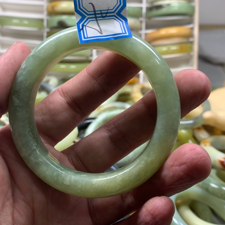 蛇纹石玉手镯未镶嵌小*