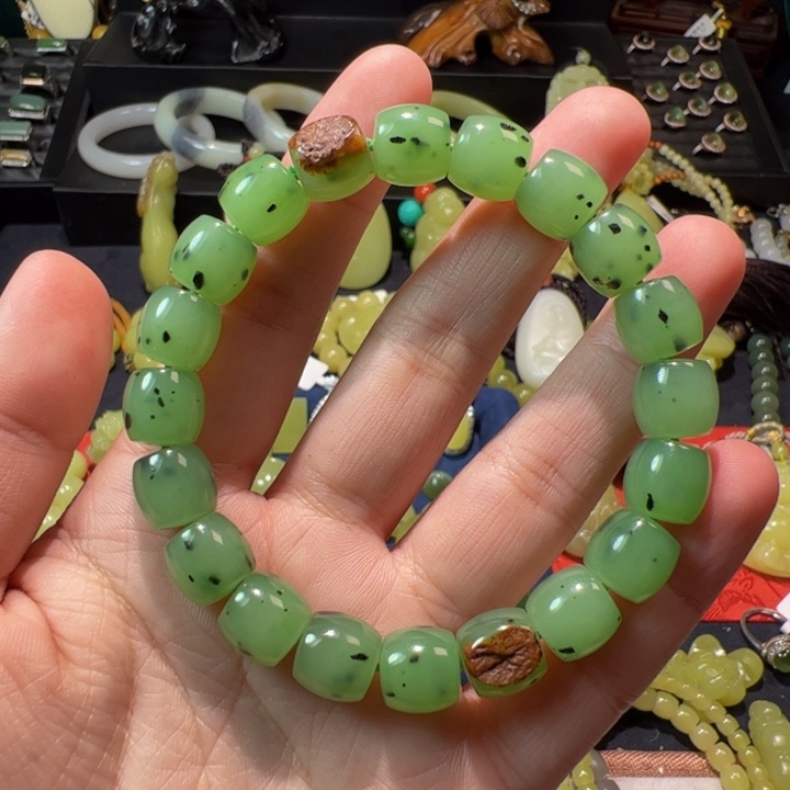 和田玉（碧玉）颈饰未镶嵌