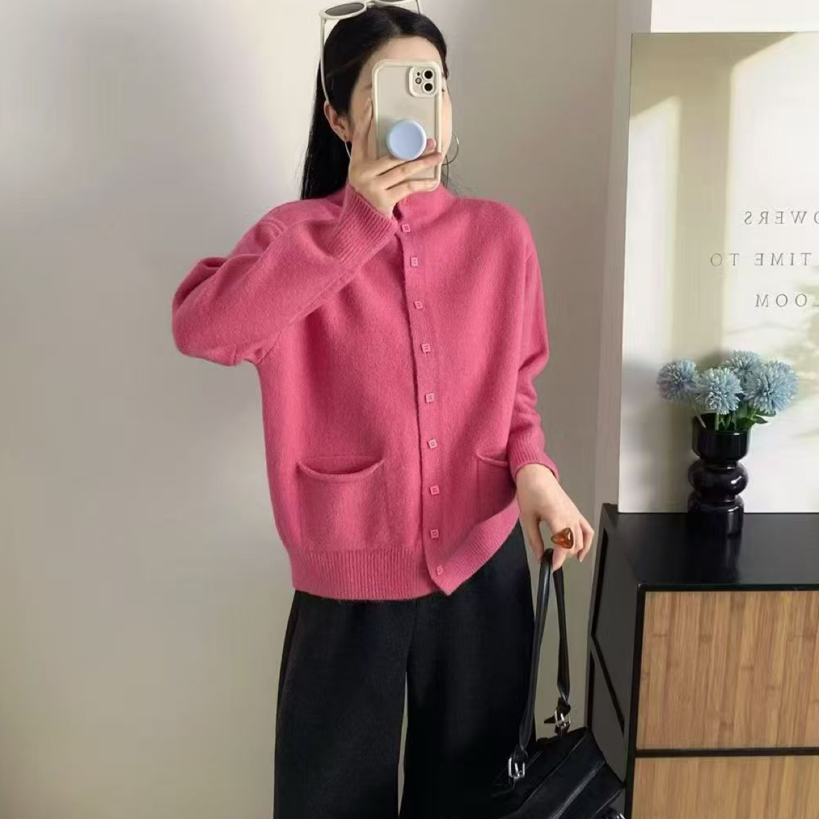 宽松型圆领厚款毛衣