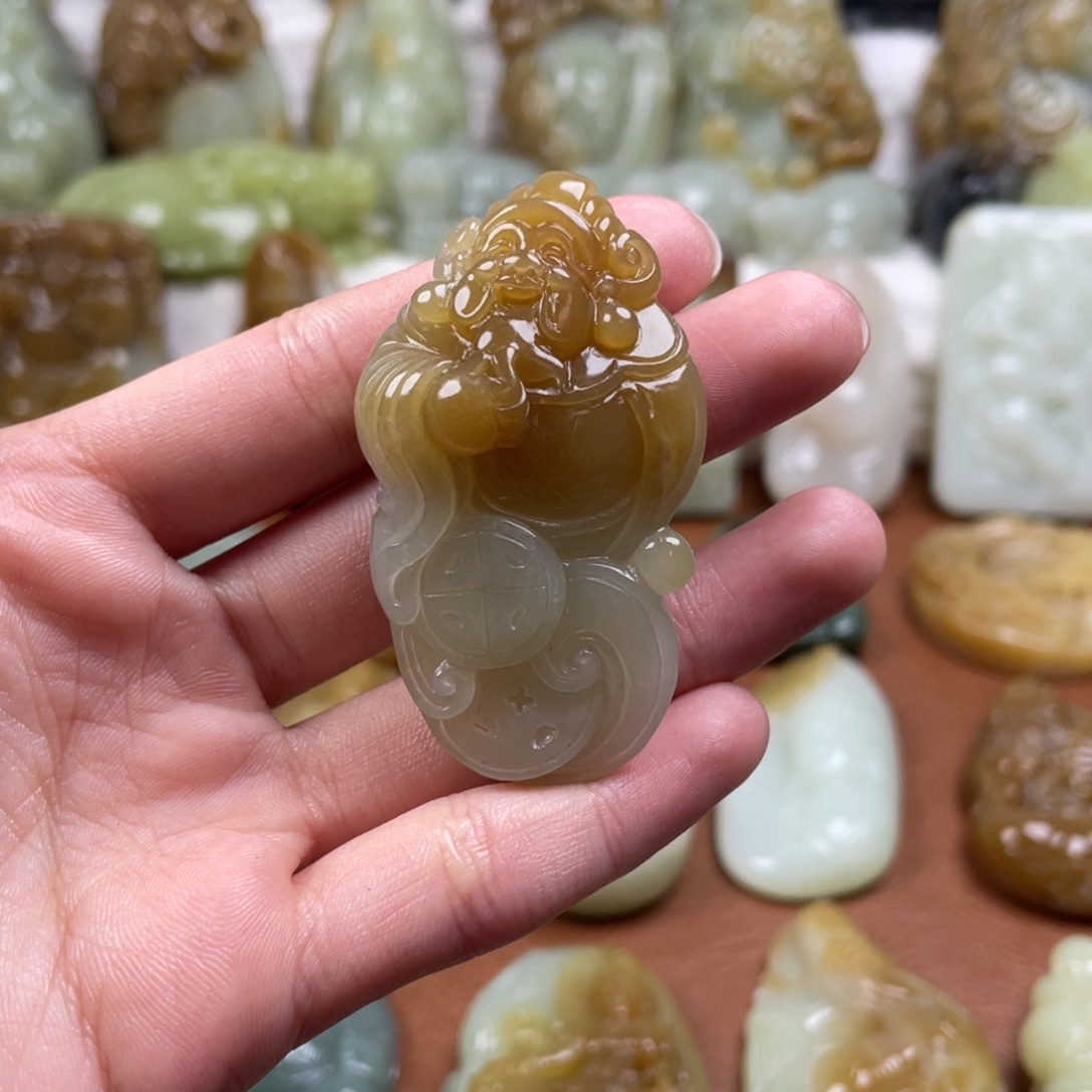 快***生和田玉未镶嵌颈饰