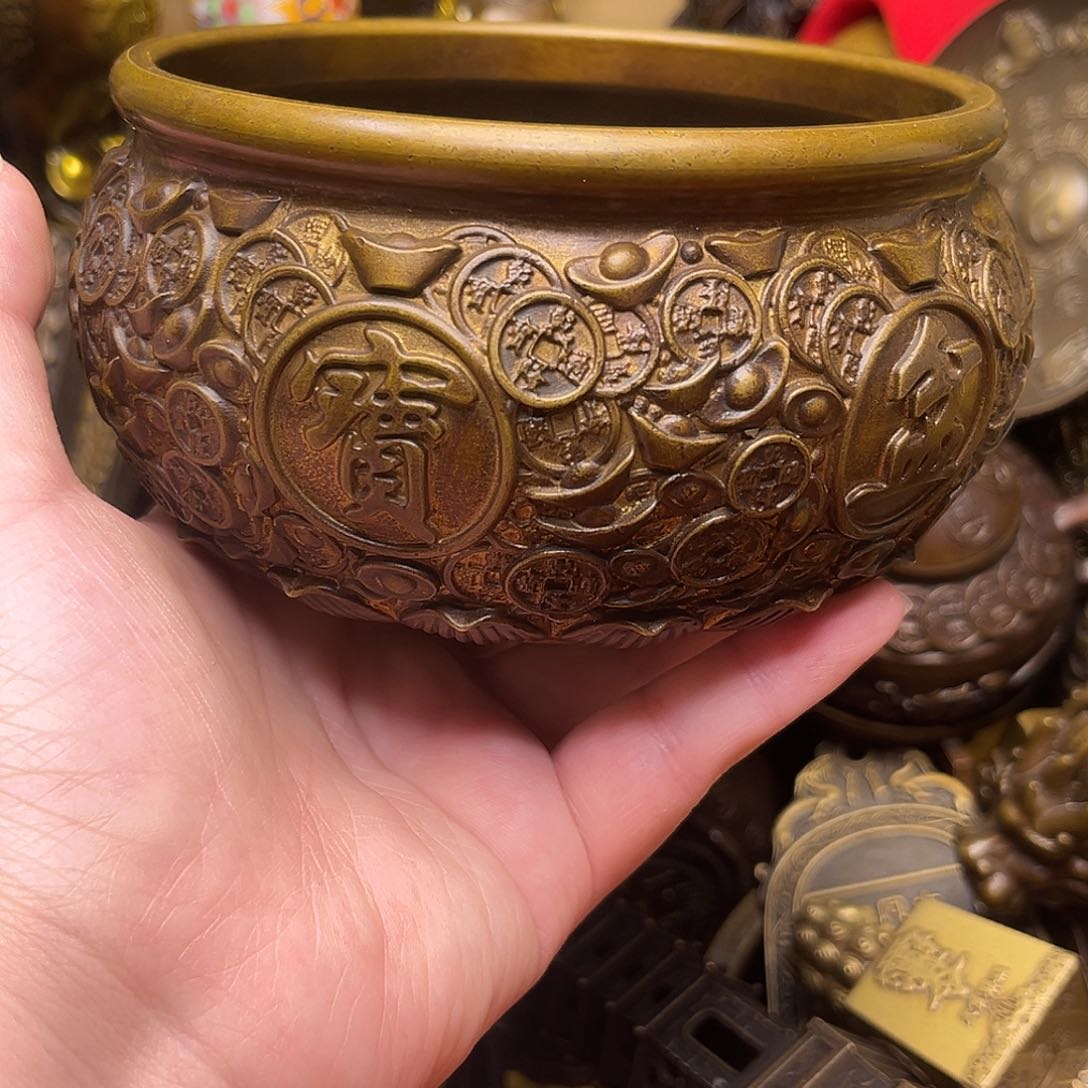 精美铜器批发档口