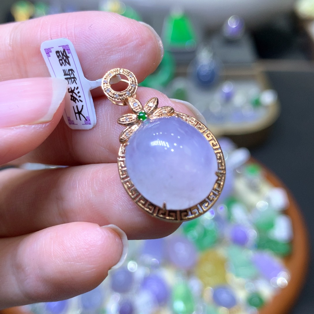 【闪购商品】翡翠颈饰18K金镶嵌翡翠吊坠项链