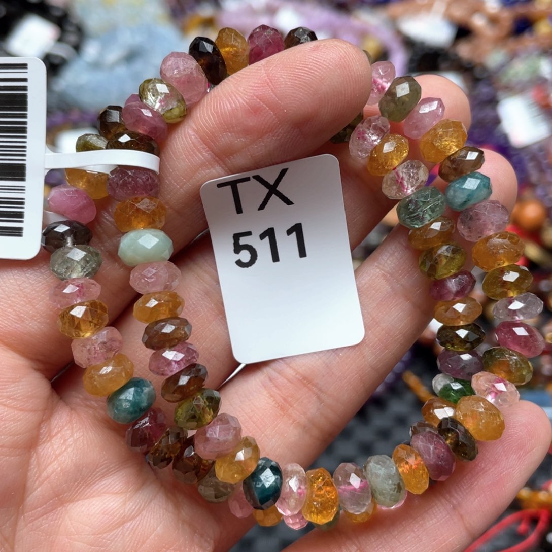 碧玺多样性发一只未镶嵌