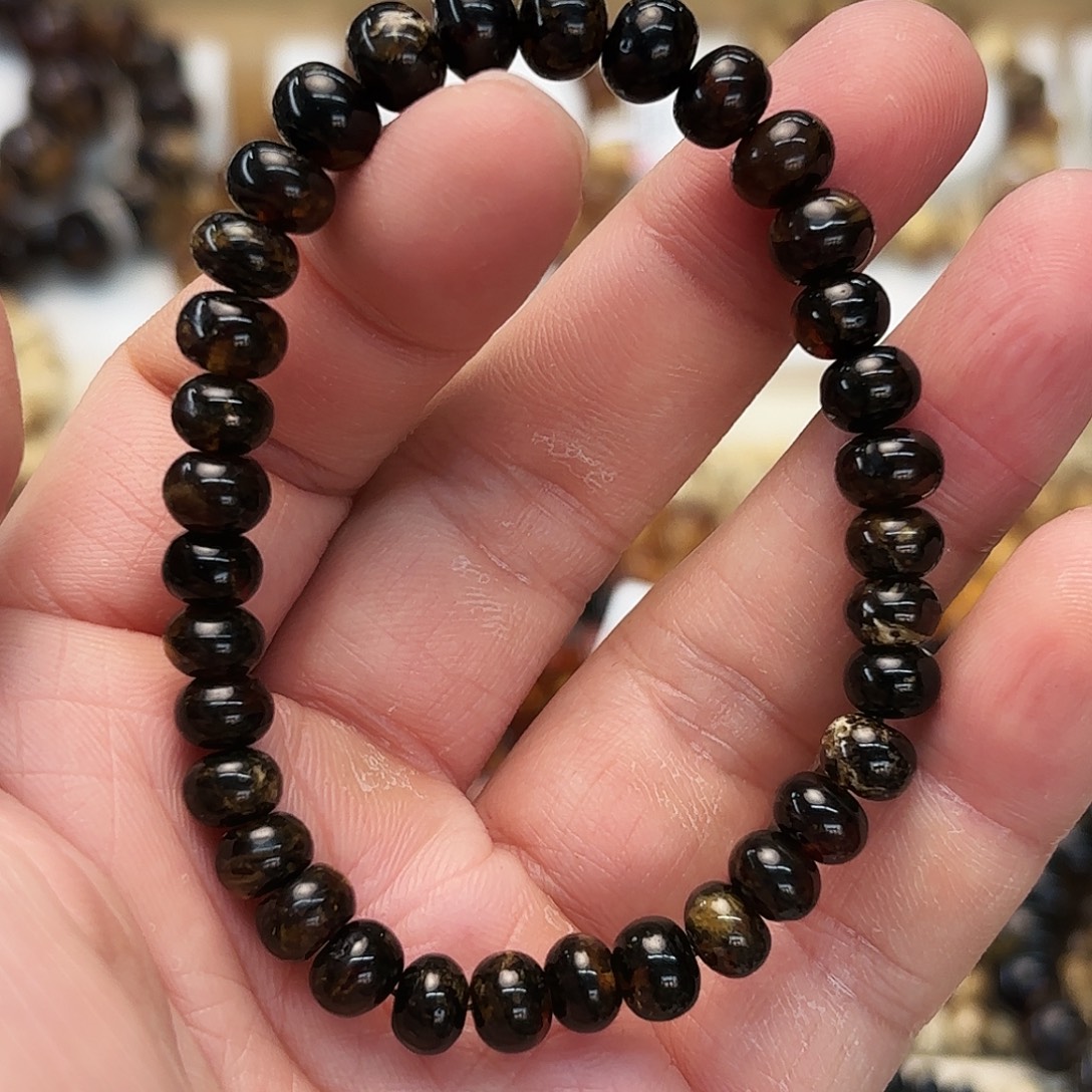 琥珀未镶嵌裸石七