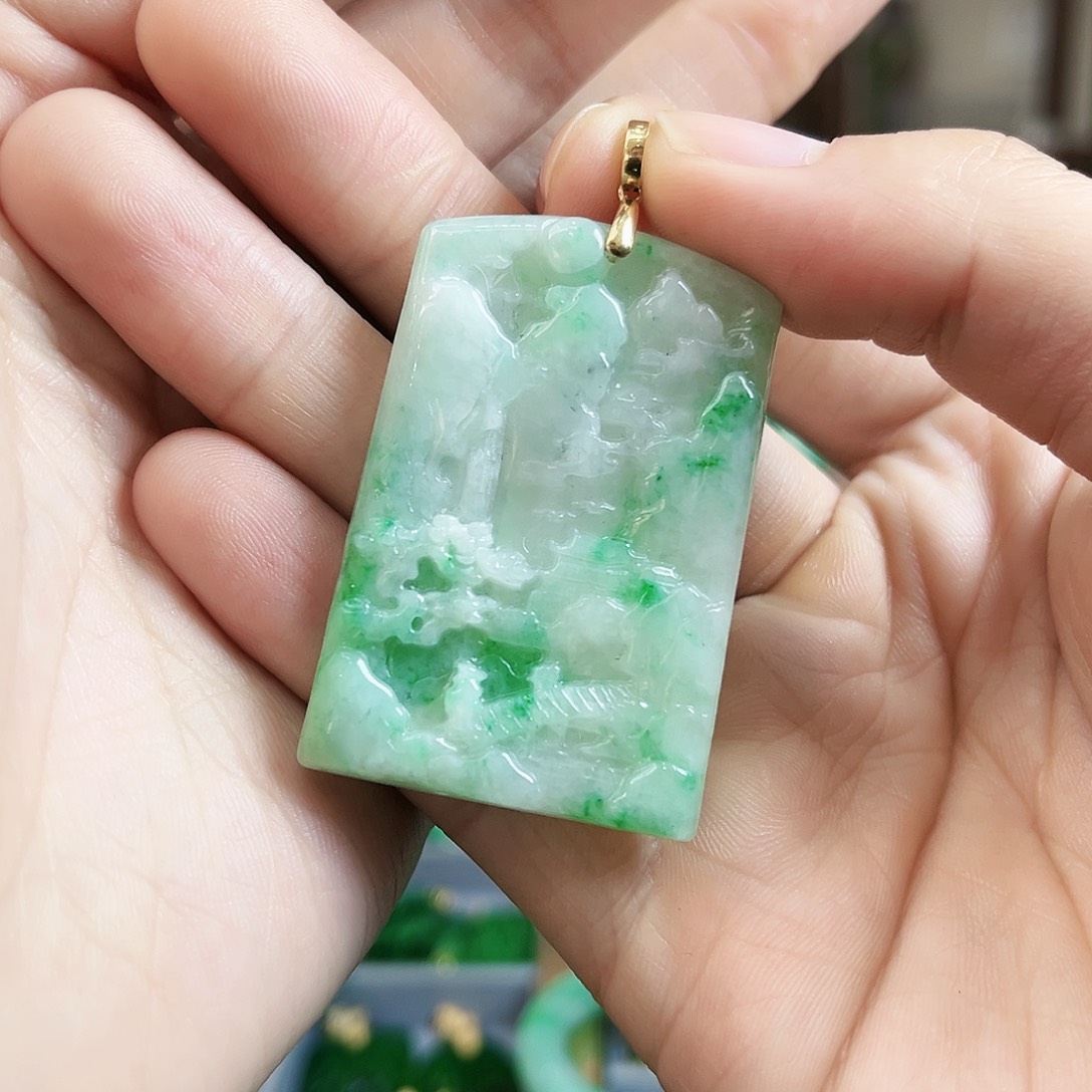 翡翠颈饰18K金镶嵌吊坠