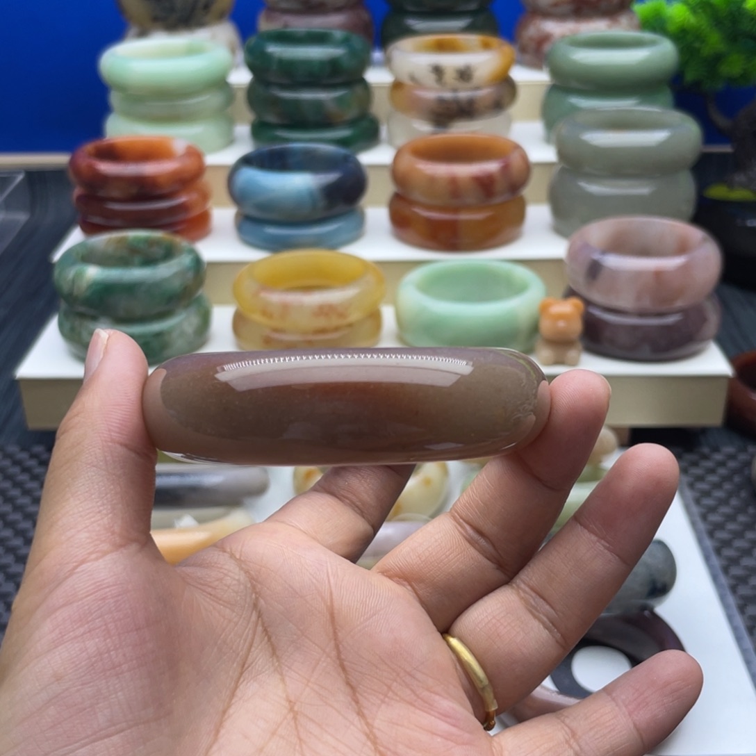 石英质玉手镯未镶嵌