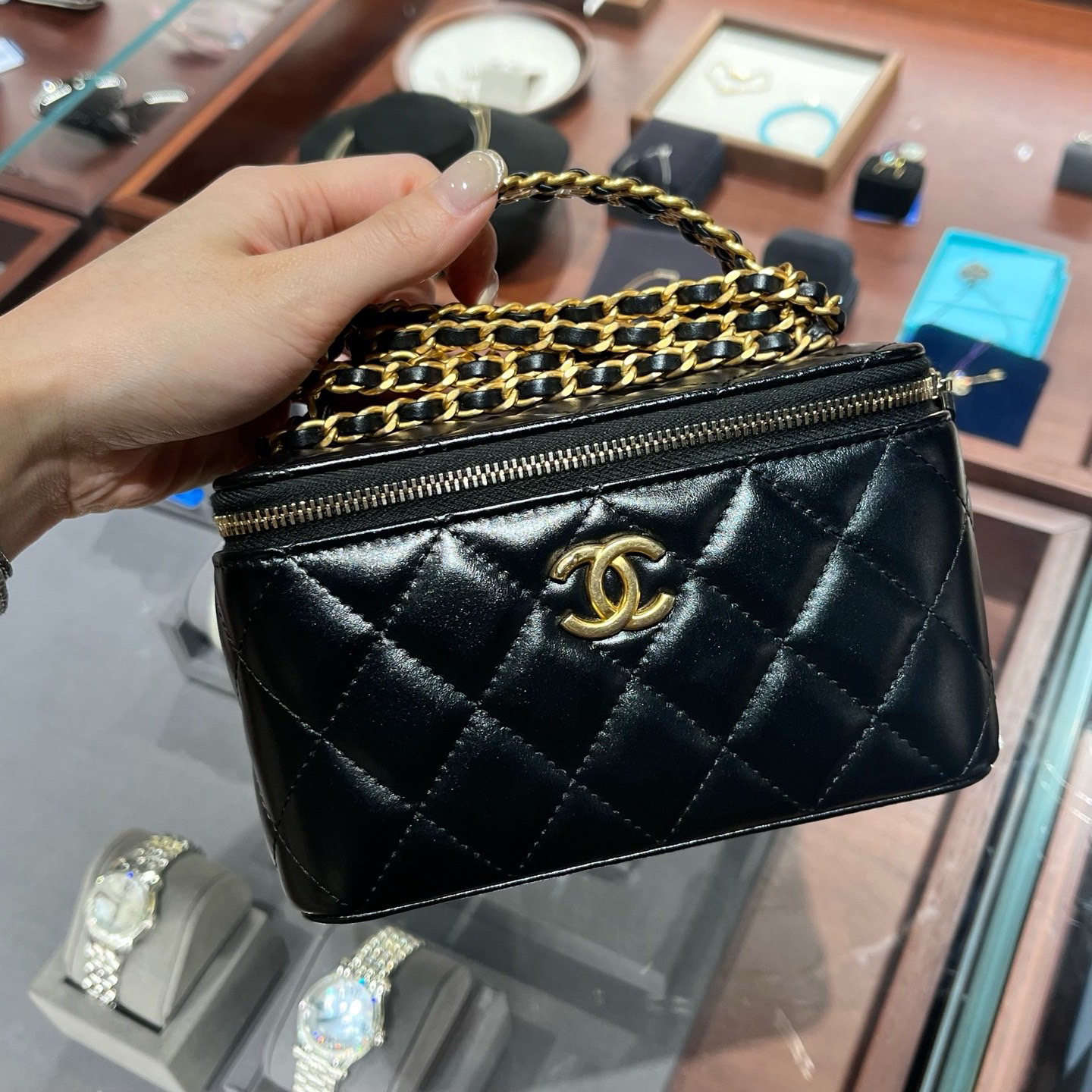 99新 Chanel/香奈儿 23P黑金牛皮手柄长盒子