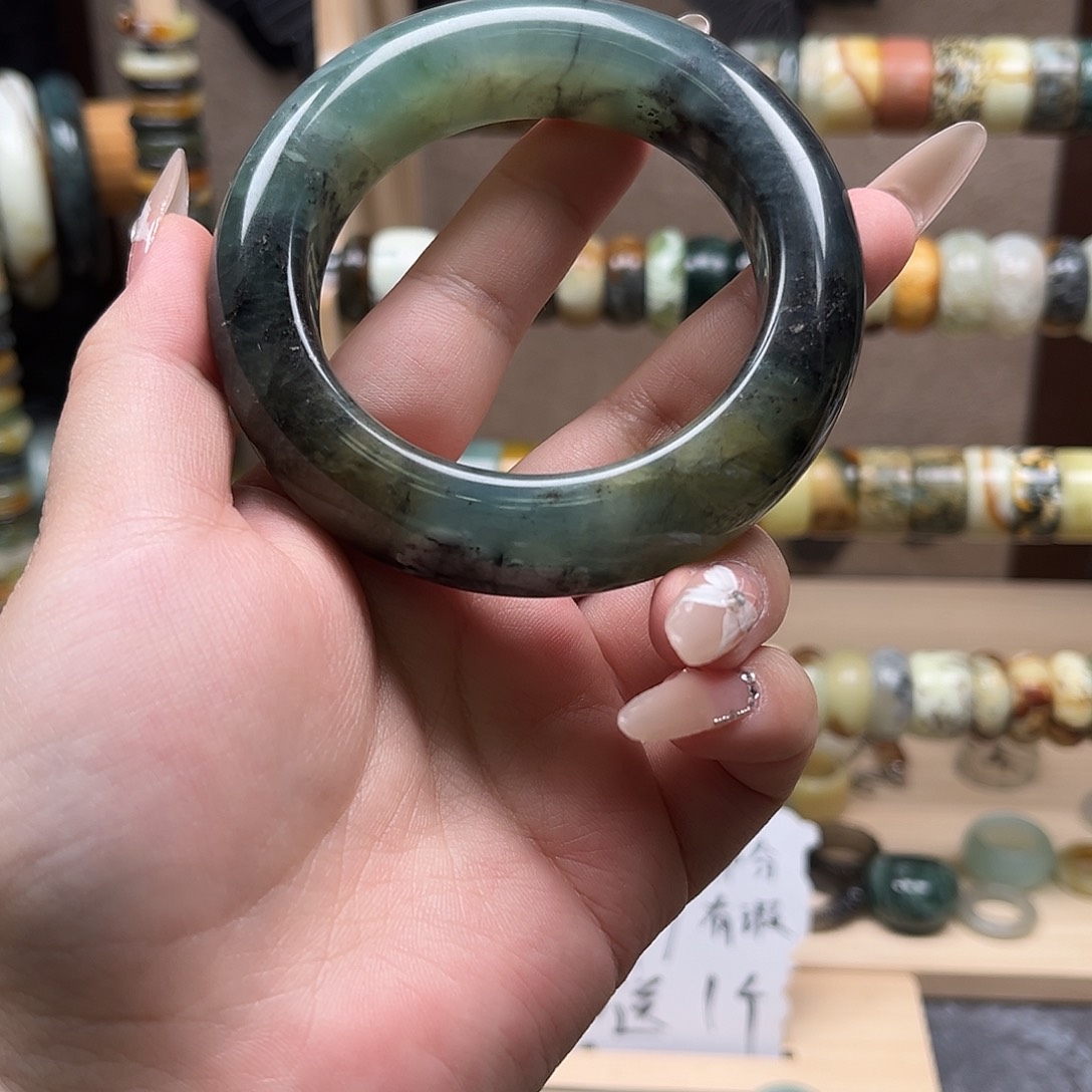 蛇纹石玉未镶嵌手镯56.3