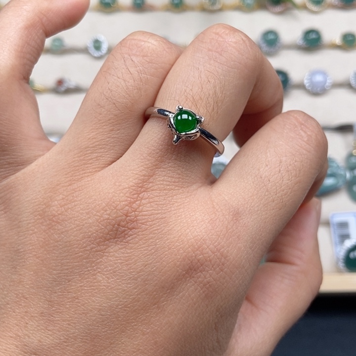 翡翠未镶嵌戒指戒指