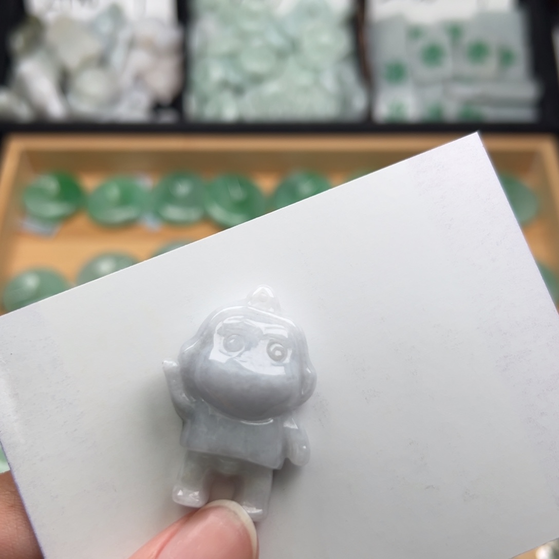 翡翠颈饰未镶嵌蜡笔小新