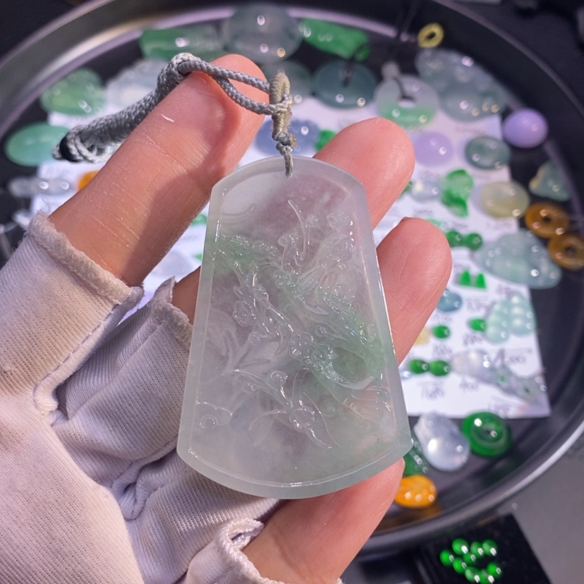 【闪购商品】翡翠挂件未镶嵌牌