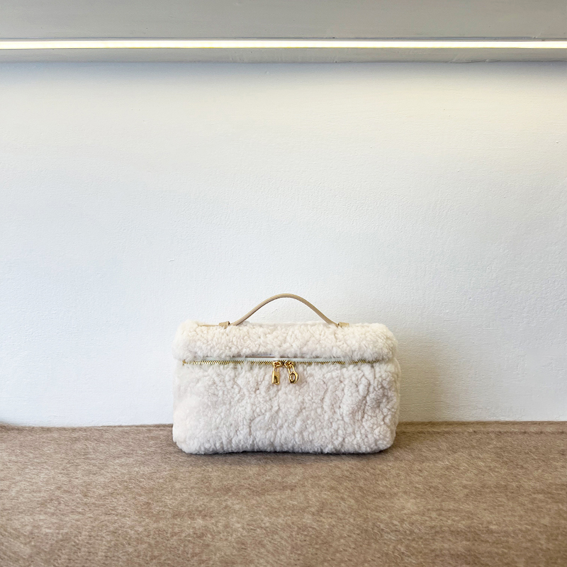 CaitinKaie轻奢--羊羔毛羊皮手柄女手提饭盒包1739单肩斜挎小方包