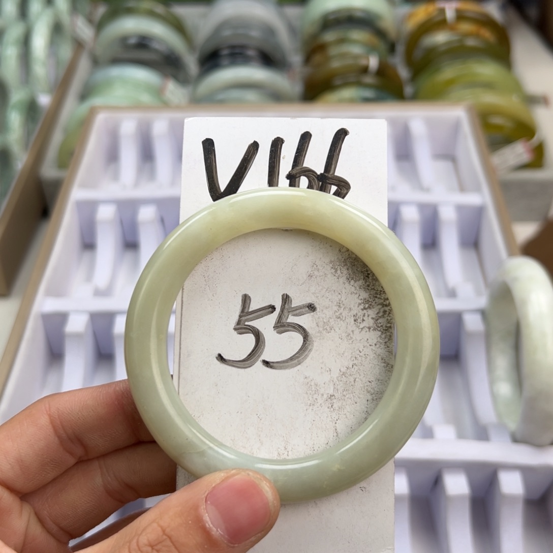 岫玉手镯未镶嵌天然岫玉微瑕