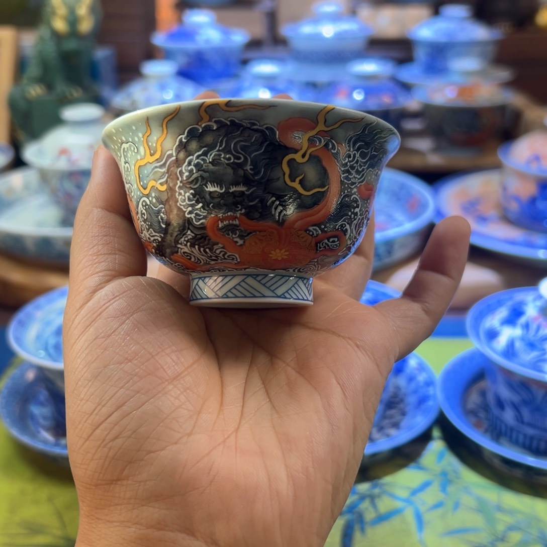 H*景德镇陶瓷橙色醒狮小压手2个
