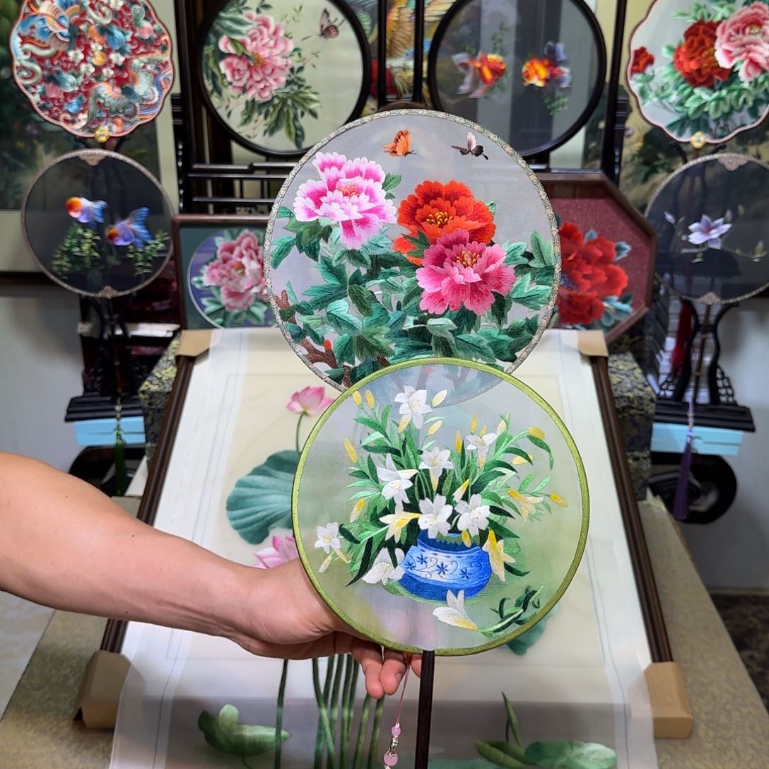 刺绣刺绣工艺精湛