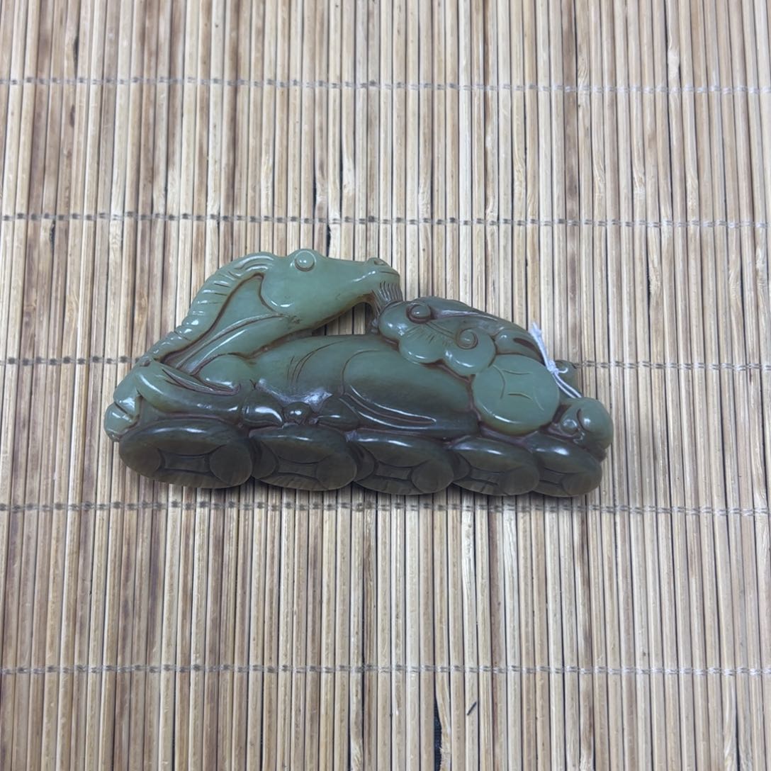 和田玉未镶嵌把件