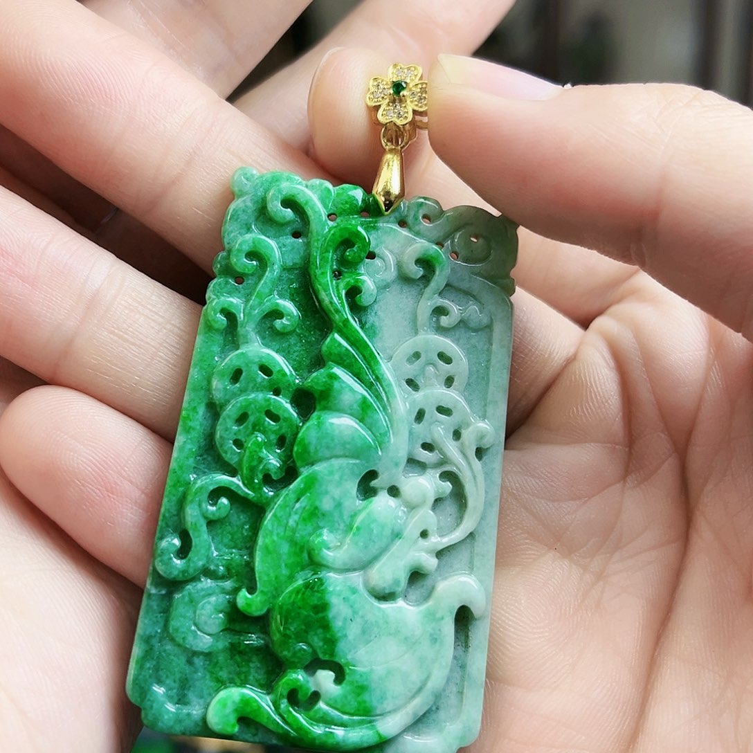 翡翠颈饰未镶嵌吊坠