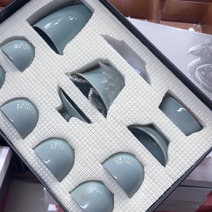 孤品茶具套装等。      