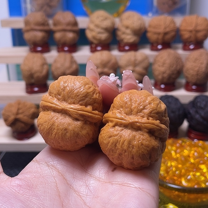 小***哥文玩核桃吊坠炸二997