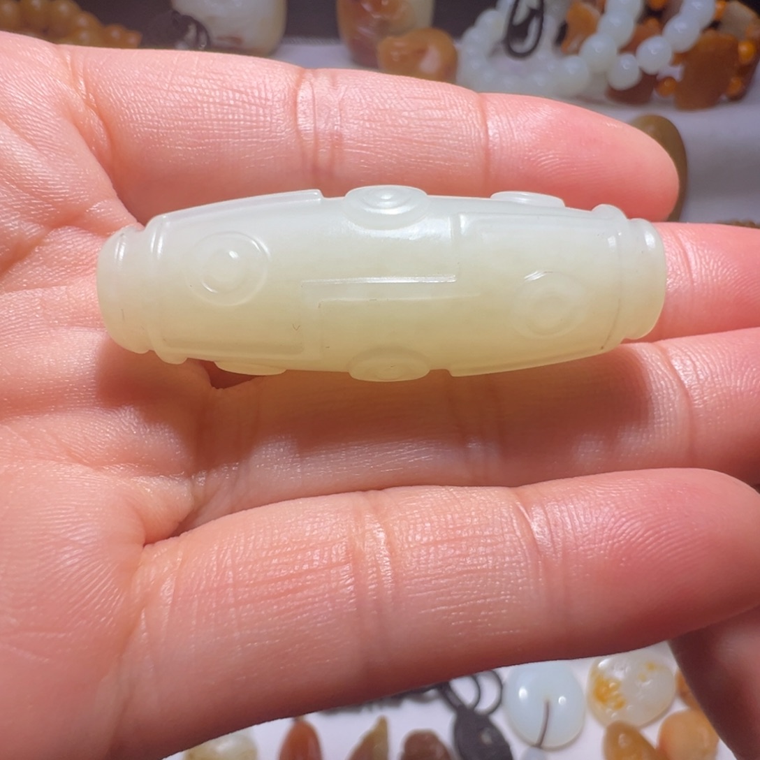 玉***香和田玉未镶嵌挂件