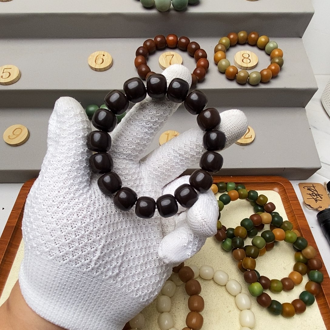 ^***^手串菩提根/象牙果