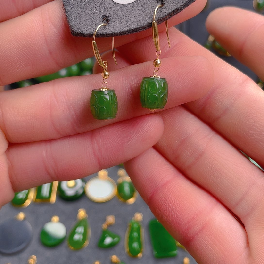 和田玉（碧玉）耳饰18K金镶嵌35