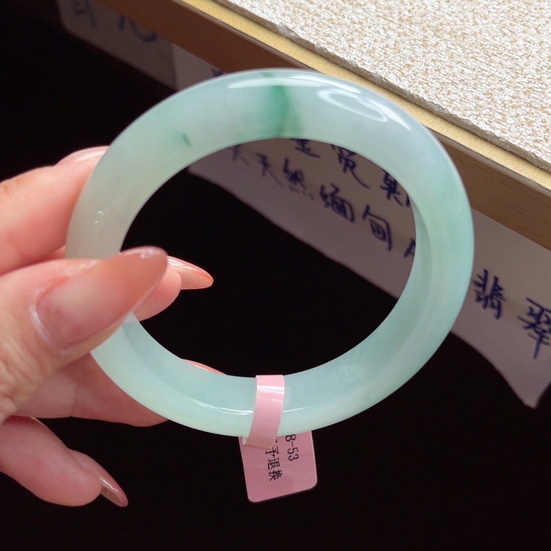 翡翠手镯未镶嵌手镯