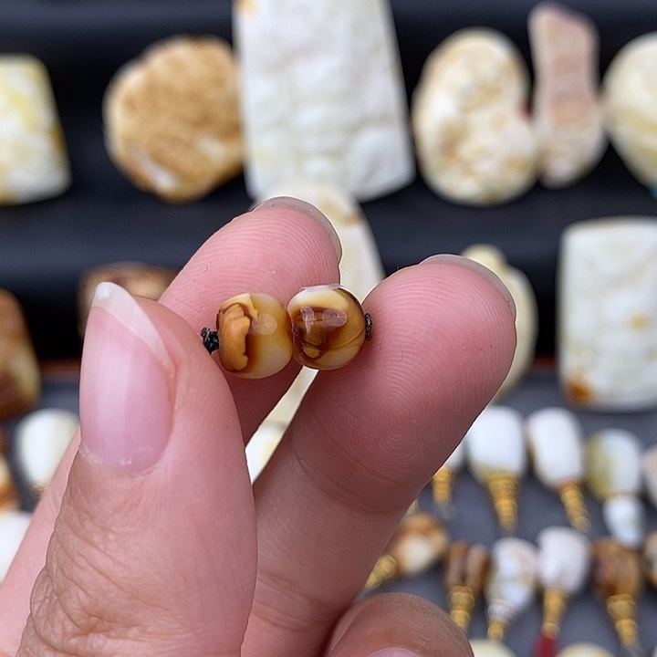 琥珀未镶嵌裸石7对珠c924