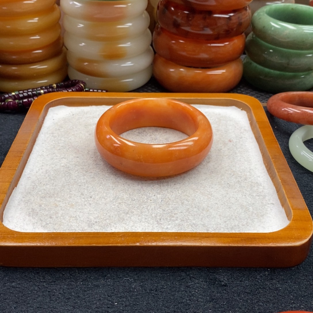 *****石英岩玉未镶嵌手镯（圆镯）