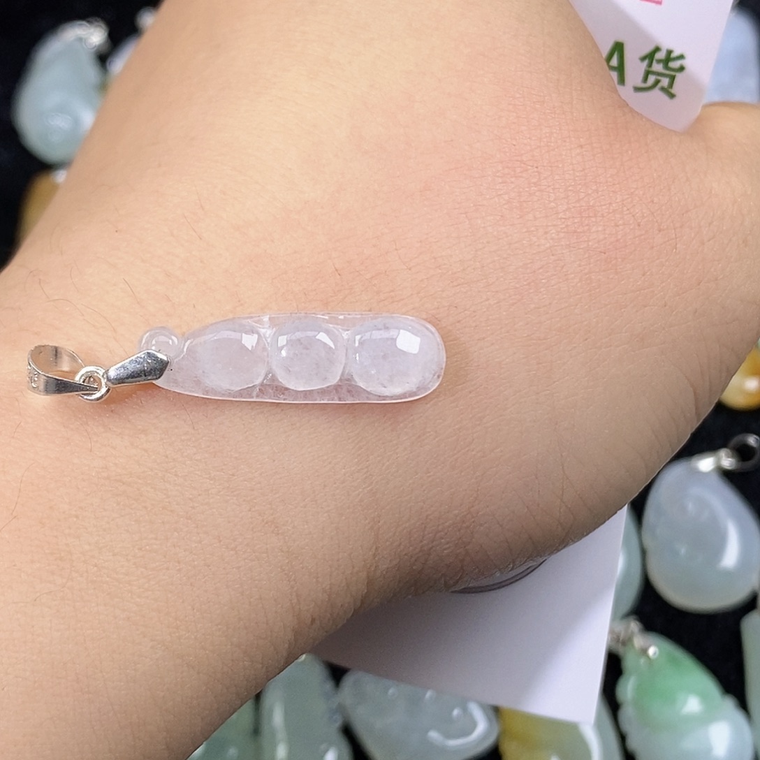 翡翠未镶嵌颈饰吊坠