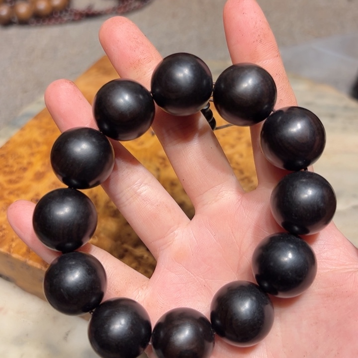 狼***）紫檀木类端景台檀香