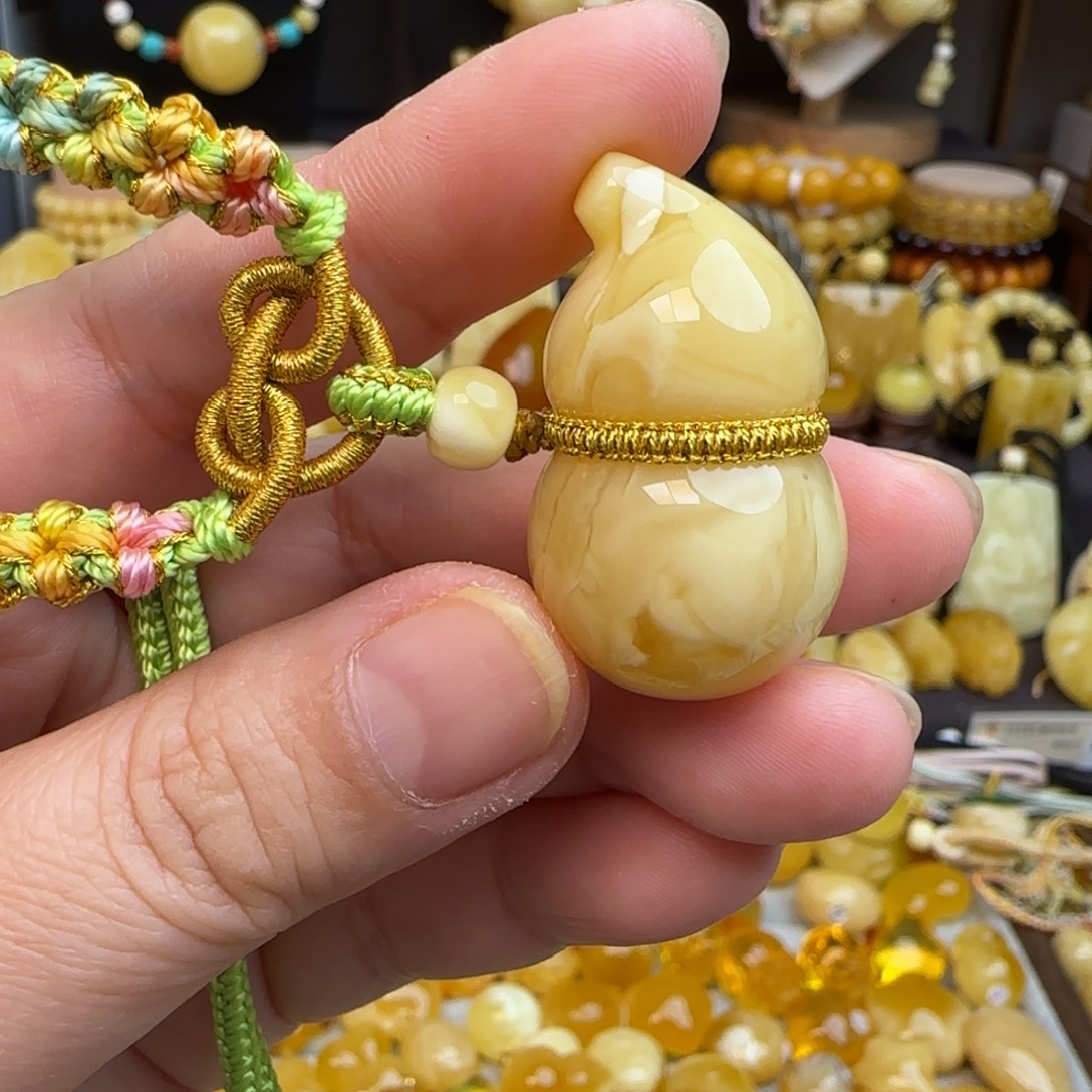 未镶嵌套链琥珀天然俄料浓蜡妖花蜜蜡葫芦吊坠