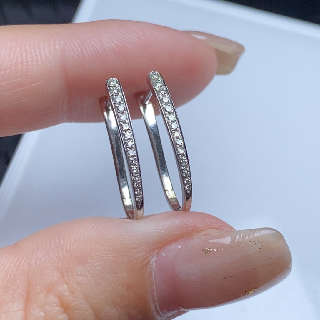 钻石耳饰18K金镶嵌渐变单排耳扣（可搭方糖、双环、甜甜圈）