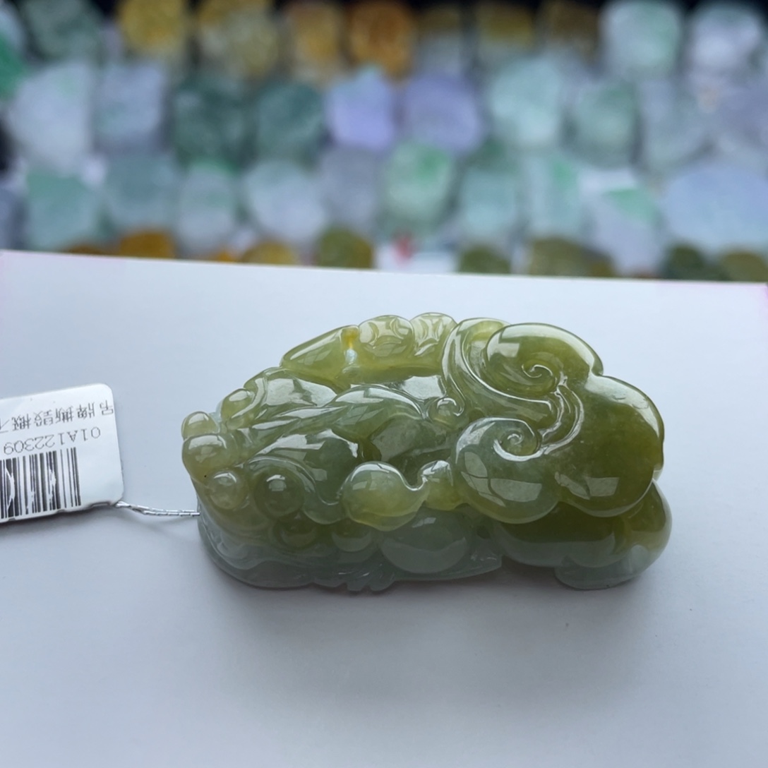翡翠颈饰未镶嵌貔貅