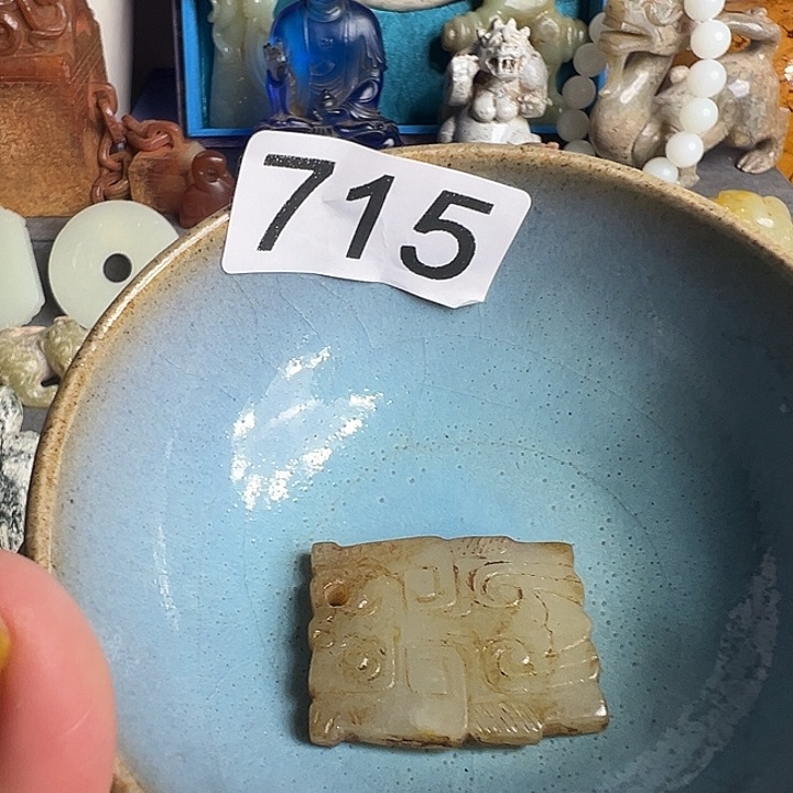 陶瓷摆件及陶瓷制品