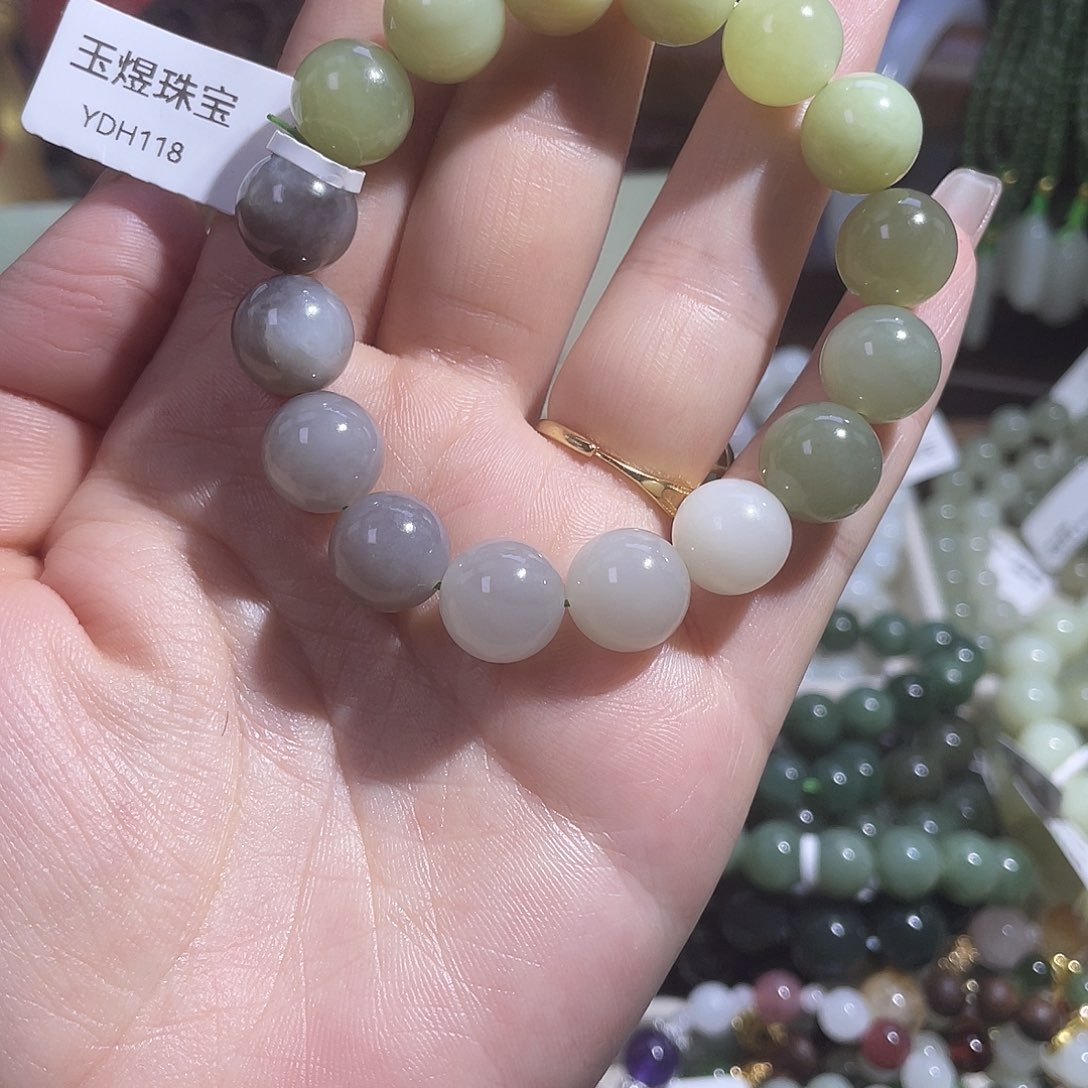 和田玉未镶嵌手串