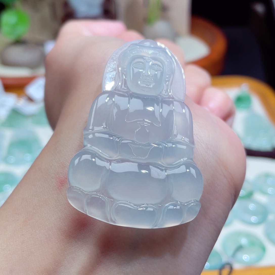 翡翠颈饰未镶嵌观音