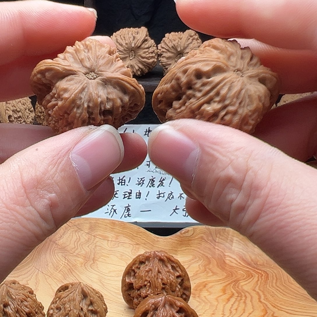 休***闲文玩核桃吊坠物美价廉