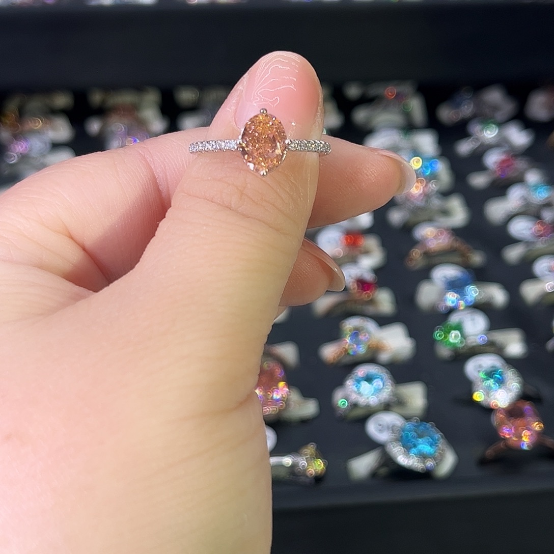 莫桑石非金属SH K白微镶恰色鸽子蛋-14.5