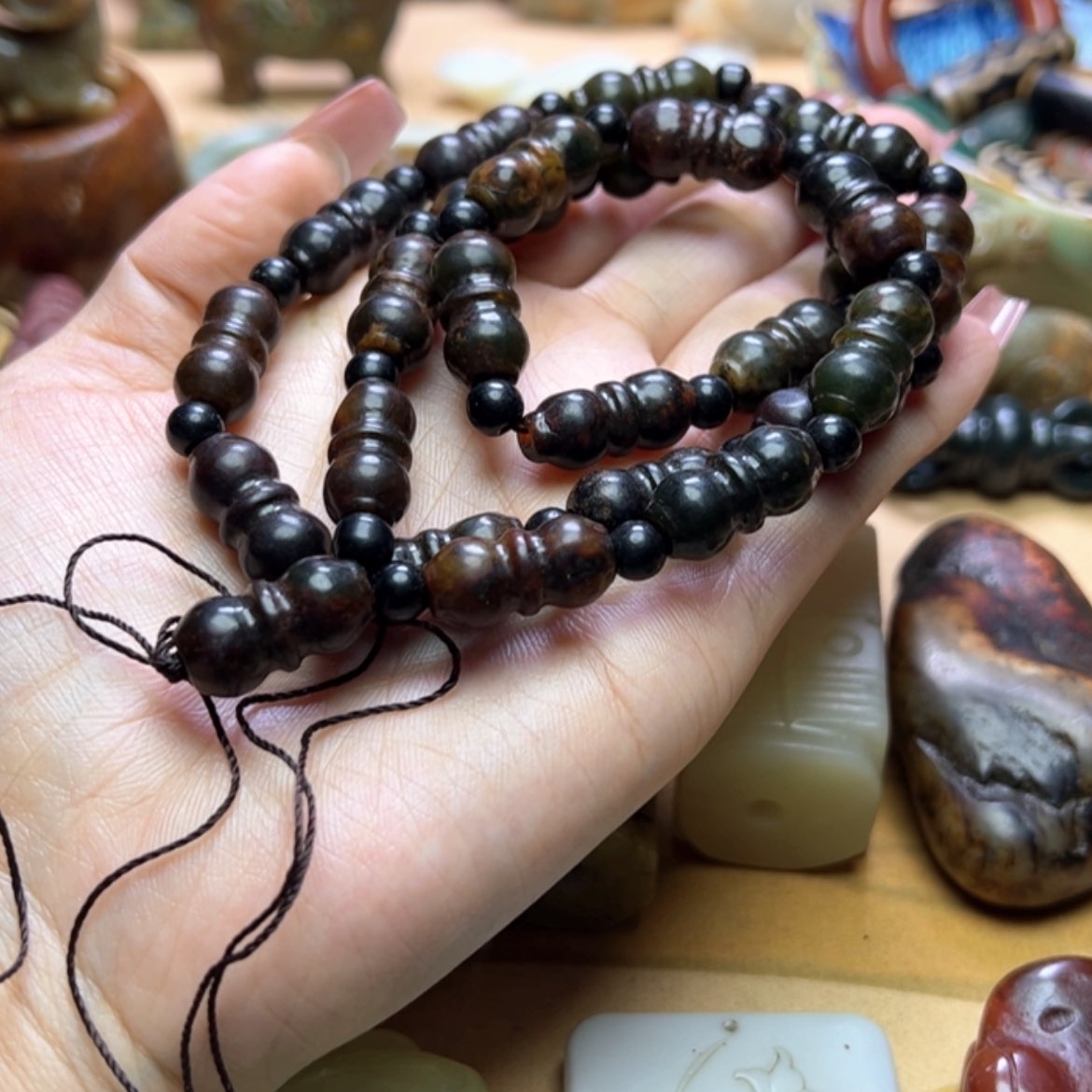 【闪购商品】蛇纹石玉颈饰未镶嵌