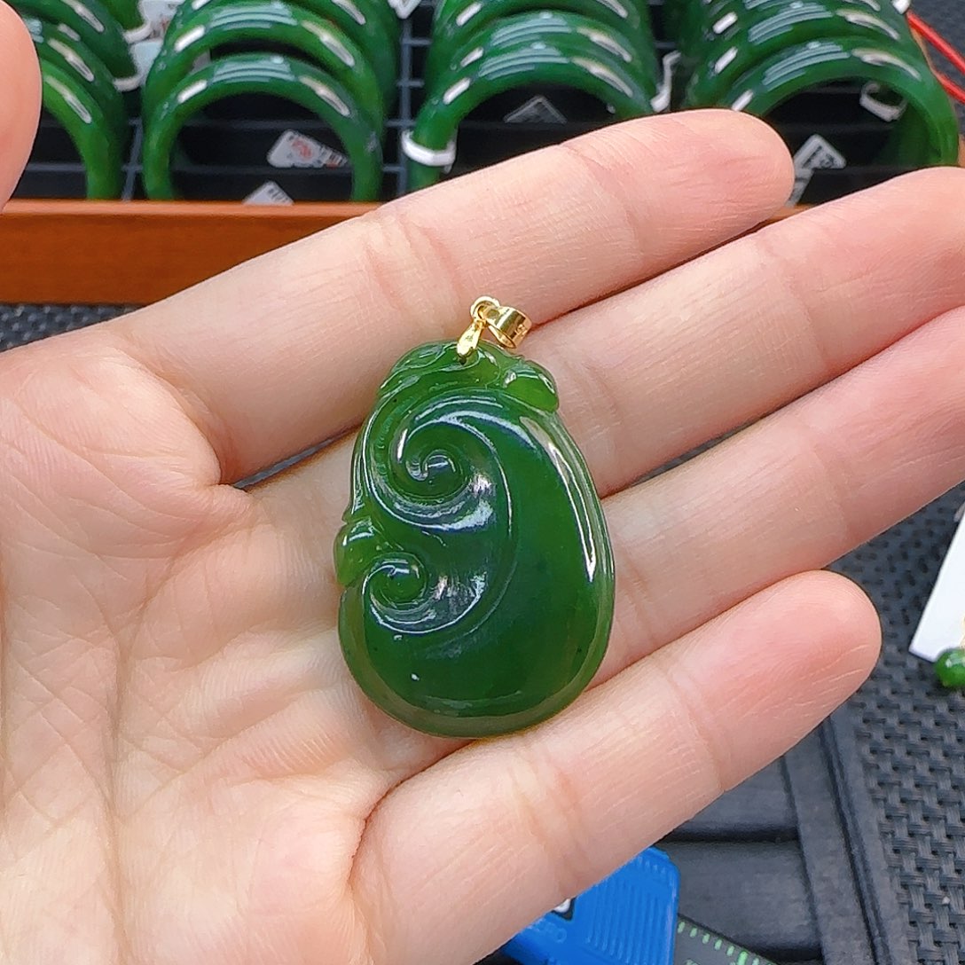 颈饰银S925镶嵌和田玉碧玉如意牌吊坠