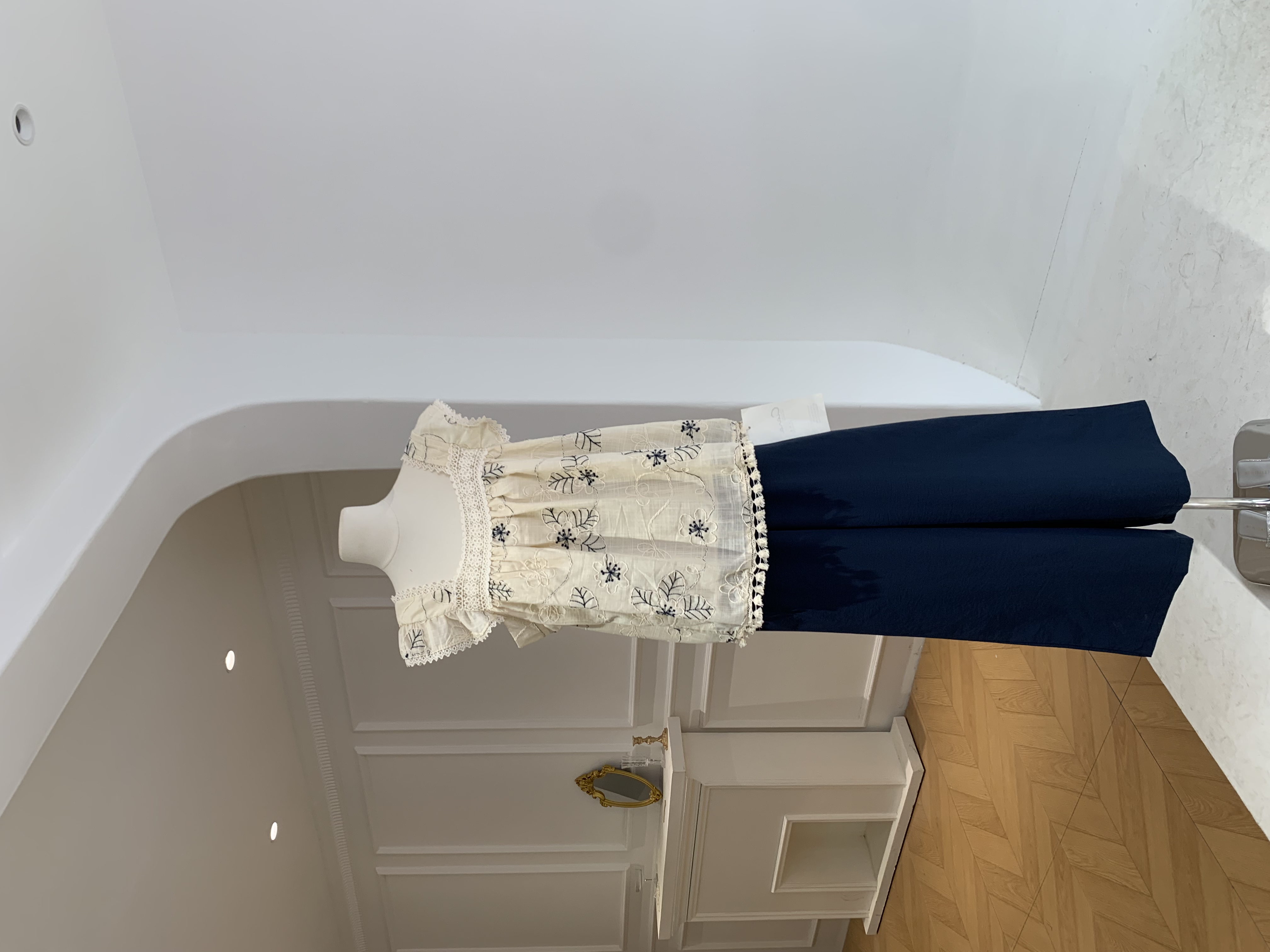 重工刺绣飞袖衬衣套装【萍萍批发店8992】