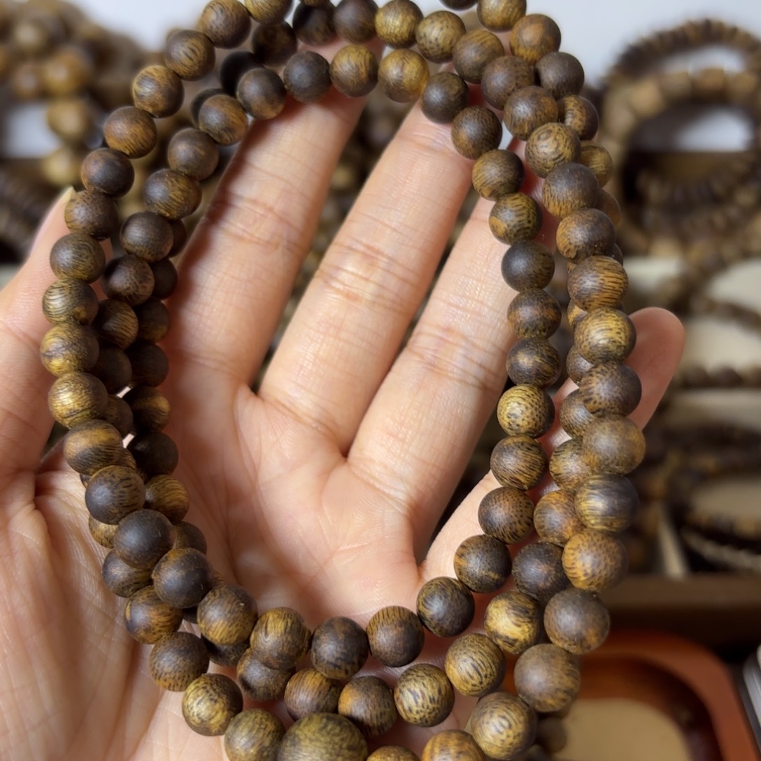 ****࿐【艺香阁】海南莺歌绿奇楠0.7mm20g+