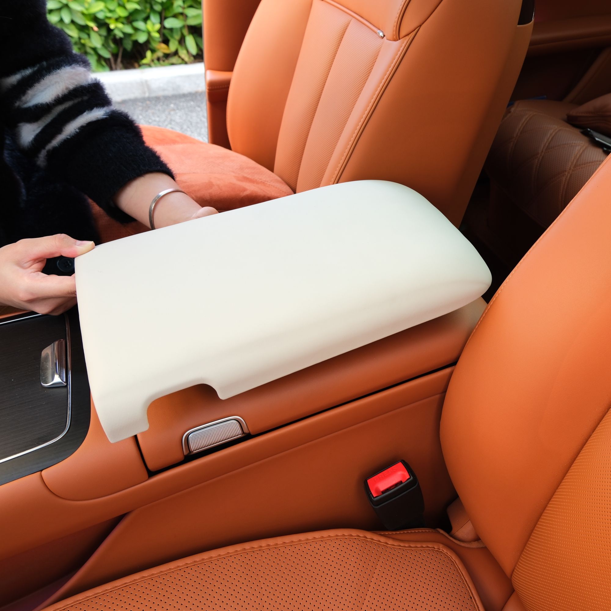 适用享界S9T/26款S9中控扶手箱垫保护盖中控扶手纳帕皮保护配件