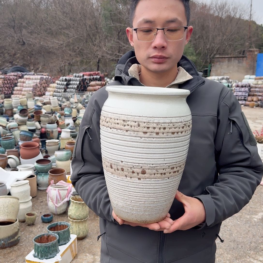 紫砂花盆口20高30（一个白色圈圈老庄