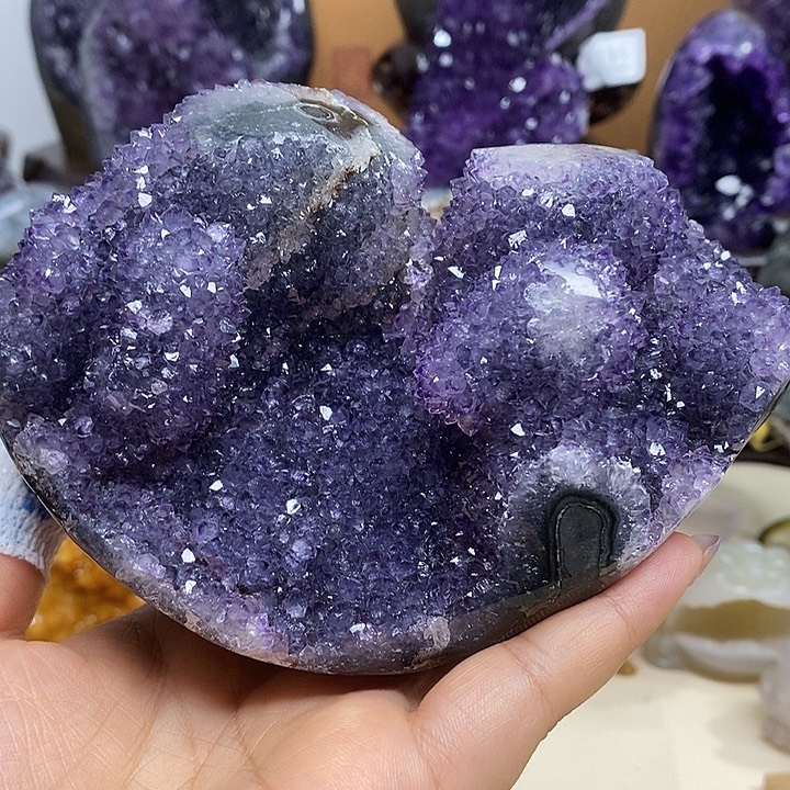 紫晶未镶嵌大型摆件（非配饰）