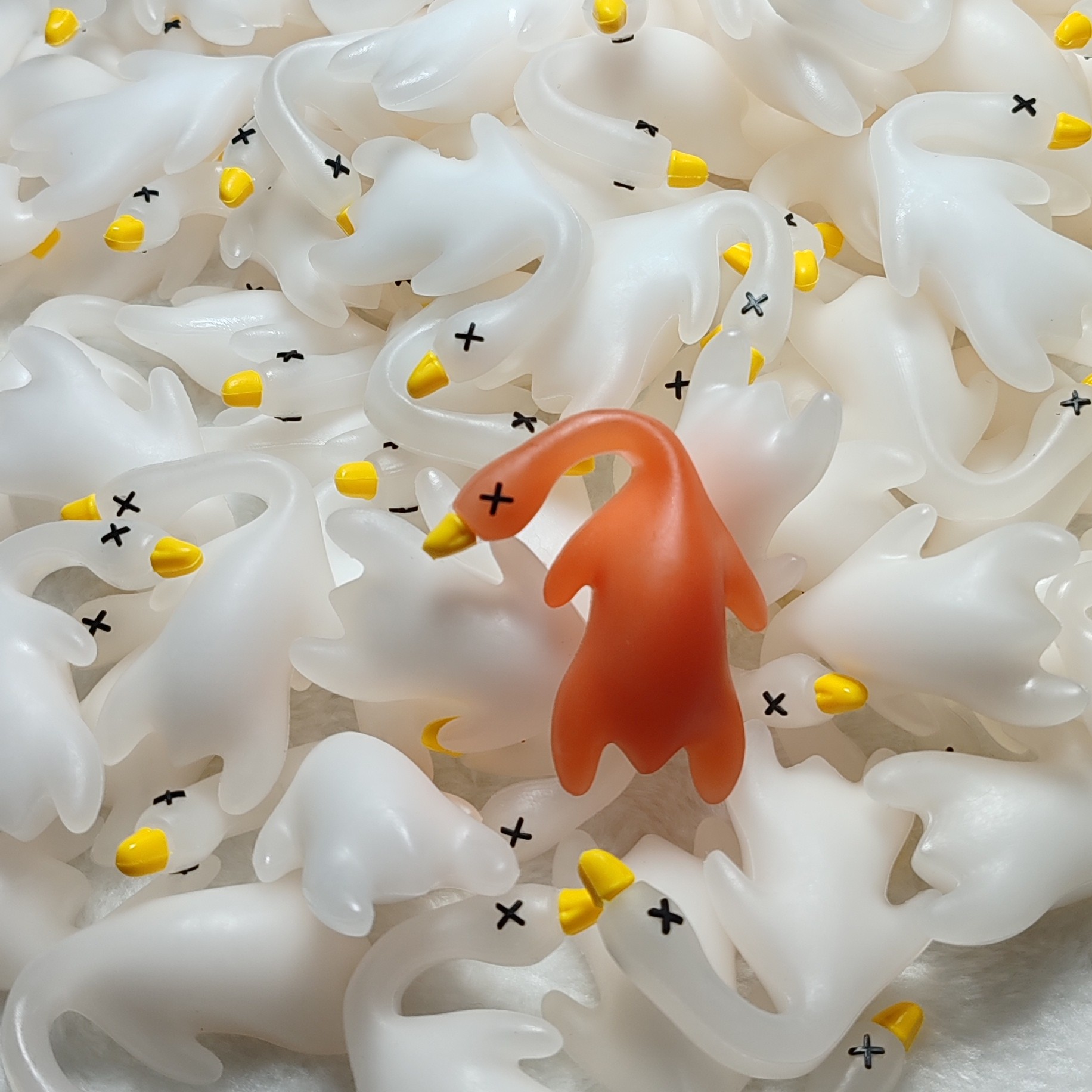 变色烤鸭车载汽车挂件创意后视镜鸭子挂饰车载网红可爱车内装饰品